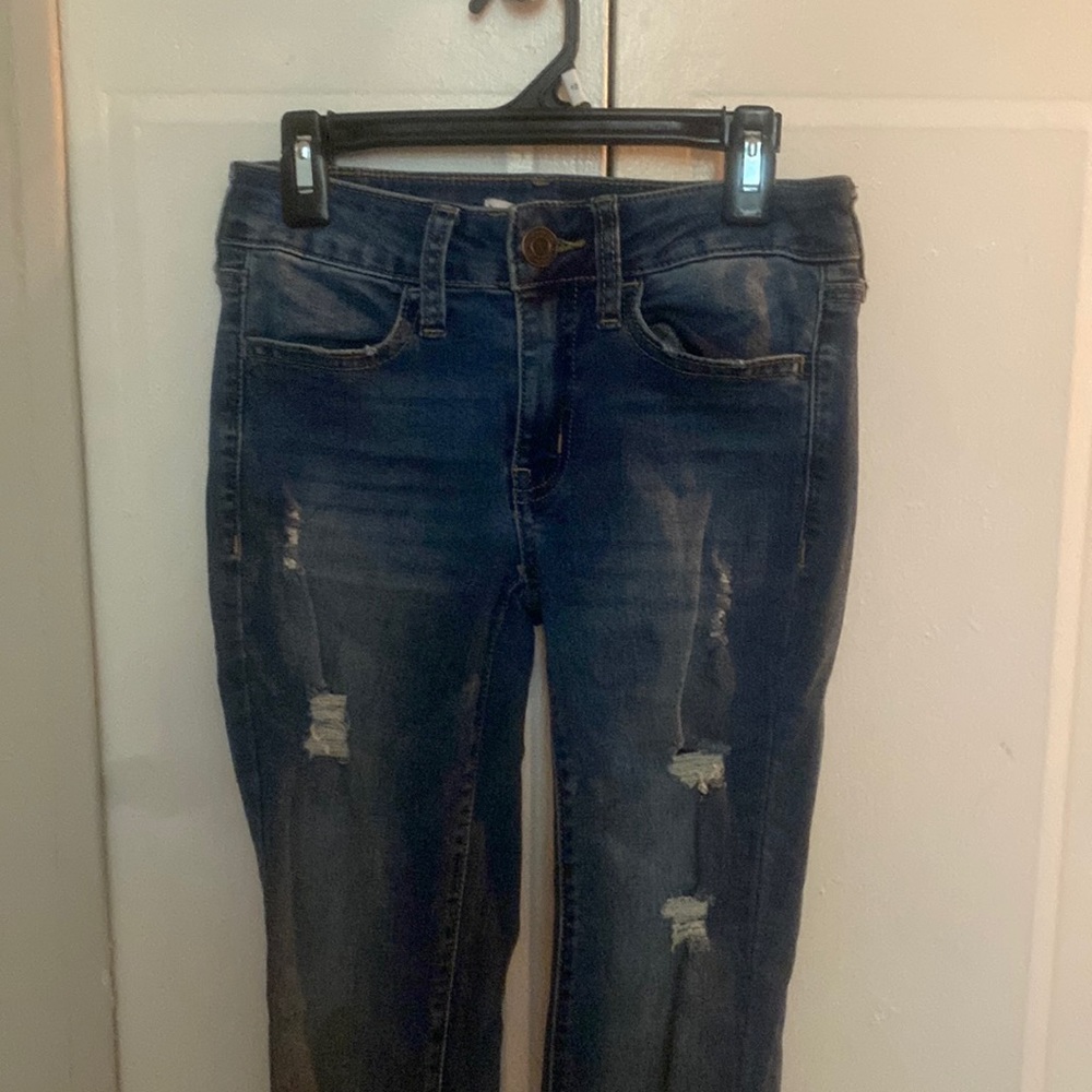 Low rise skinny distressed jegging